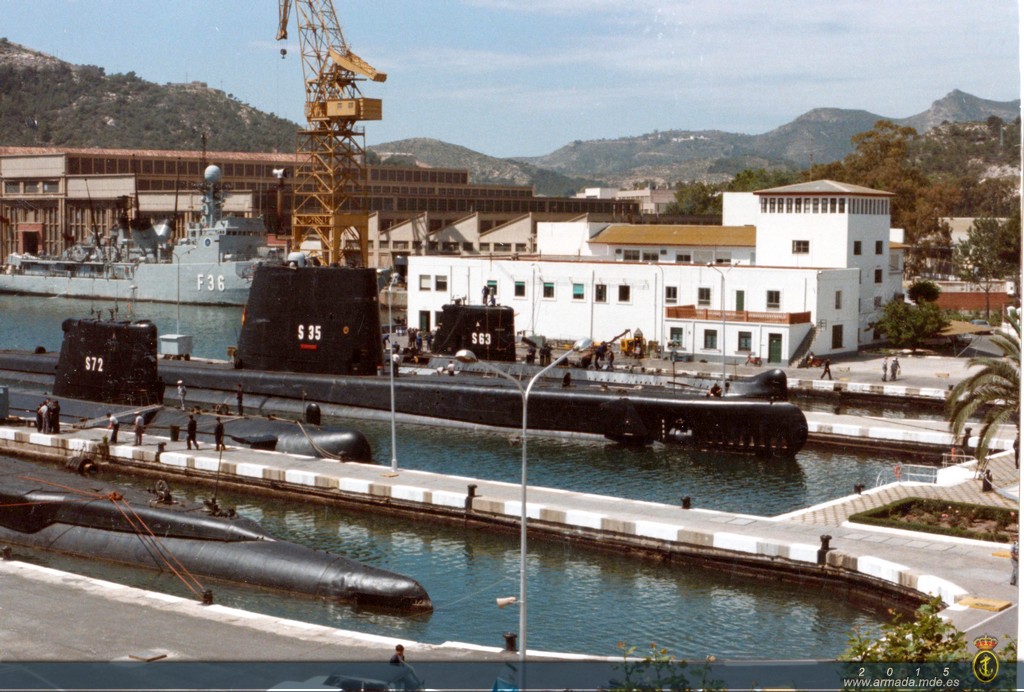 1985. 348-SUBMARINOS SERIE 30-60 Y 70 en la Base de Submarinos
